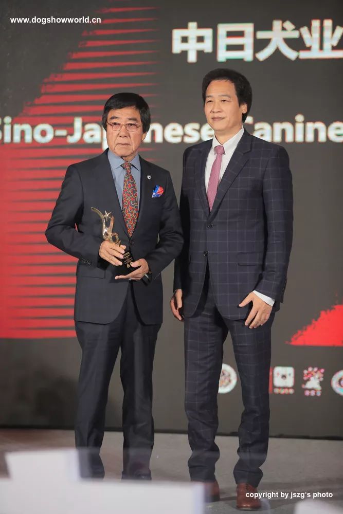 宠爱点亮星光之夜！2018年中国宠物产业文化发展颁奖盛典隆重举行！-15.jpeg