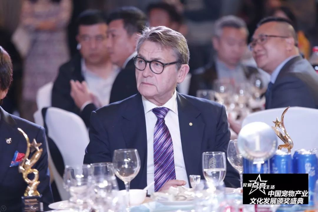 宠爱点亮星光之夜！2018年中国宠物产业文化发展颁奖盛典隆重举行！-29.jpeg
