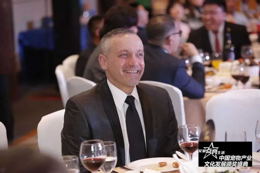 宠爱点亮星光之夜！2018年中国宠物产业文化发展颁奖盛典隆重举行！-31.jpeg