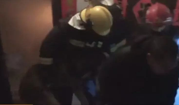 居民楼起火，网友纷纷怀疑二哈，二哈：真的不是我......-3.jpeg