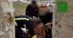 它是世界上跑的最快的狗，却还是逃不外“恶魔”的手……-12.gif