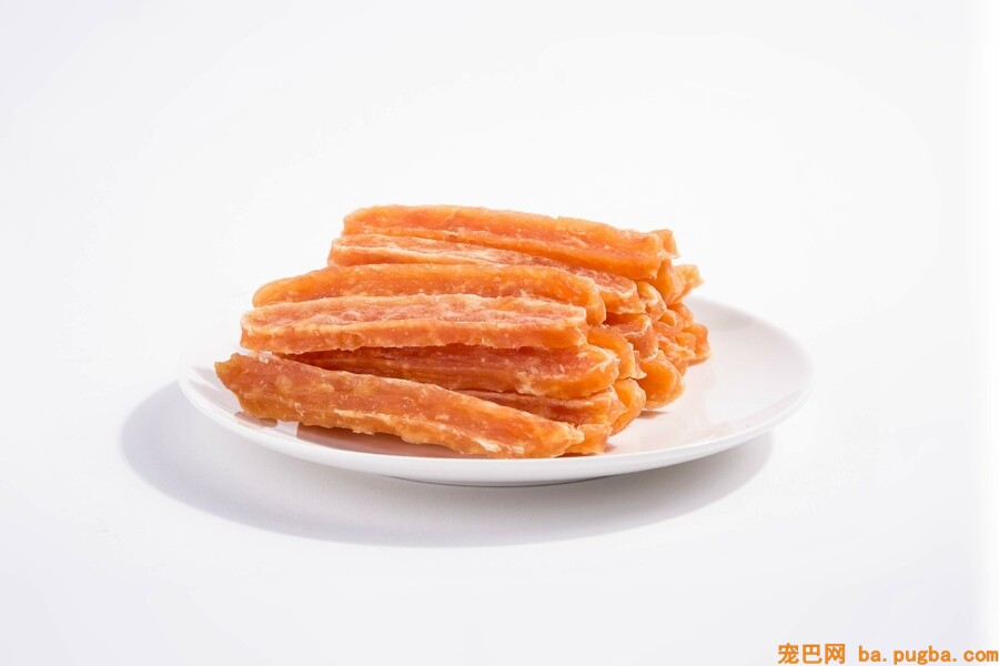 喂狗狗零食需要注意的处所，要合理的喂宠物零食-1.jpeg