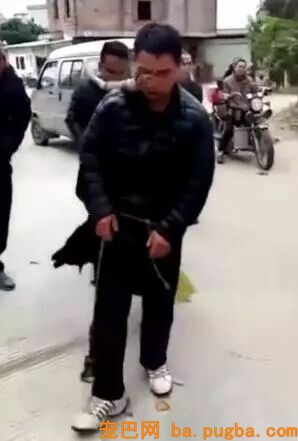 偷狗贼被村民抓到后暴打并当众游街，网友：处置方式非常人道！-1.jpeg