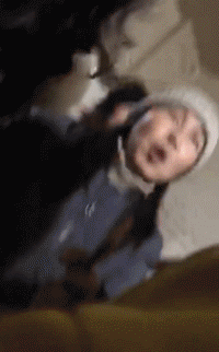偷狗贼被村民抓到后暴打并当众游街，网友：处置方式非常人道！-15.gif