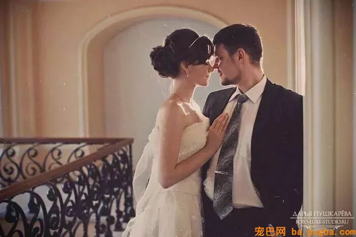 女子辞去年薪百万的工作并变卖全部身家，只为给漂泊的孩子一个家-1.jpeg