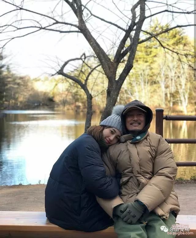 爱狗的明星很多，包括余文乐，亲自晒出宝宝和狗狗握手照片！-9.jpeg