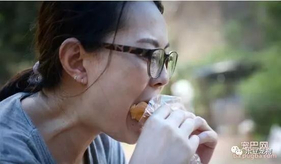 女孩救狗三年仿佛老了二十岁，女孩：比起狗狗的命这不算什么…-11.jpeg