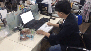 谁偷了鸡肉干？真相只有一个！-16.gif