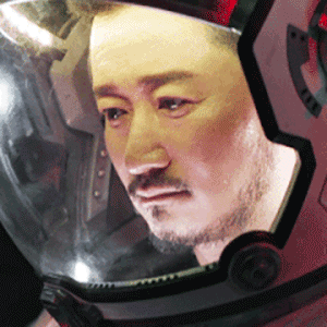 低配太空狗！主人为了给狗剪指甲，已经顾不上它的尊严了-2.gif