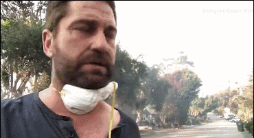 44人死！25万人大撤退！中国总领馆紧急通知！这里变成人间炼狱！有人疯狂逃窜，有人吓到趴下，还有人，向灾难冲去...-99.gif